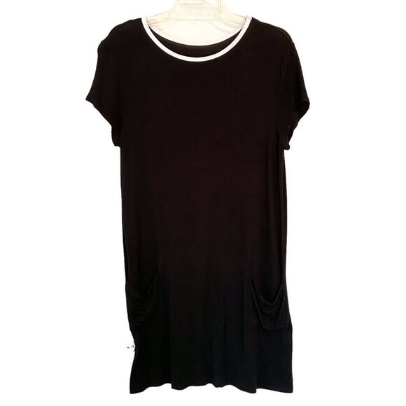 SavLaBrant Boutique Black Pocket Mini Dress Medium Casual Short Sleeve Everyday - Picture 1 of 4